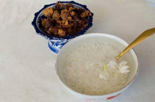 ข้าวแช่ป้าเอื้อน