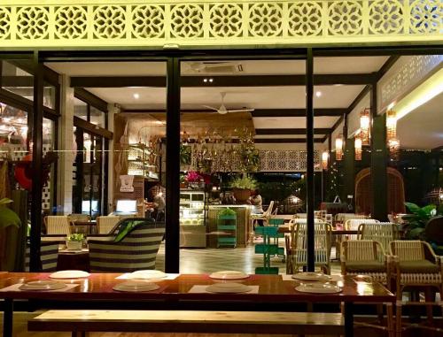 ป้าหยัน ร้านอาหารไทย เพชรบุรี